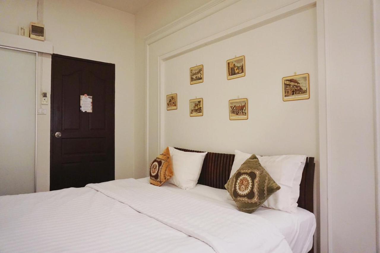 Manee Guesthouse And Record บ้านมานี Chiang Mai Zewnętrze zdjęcie