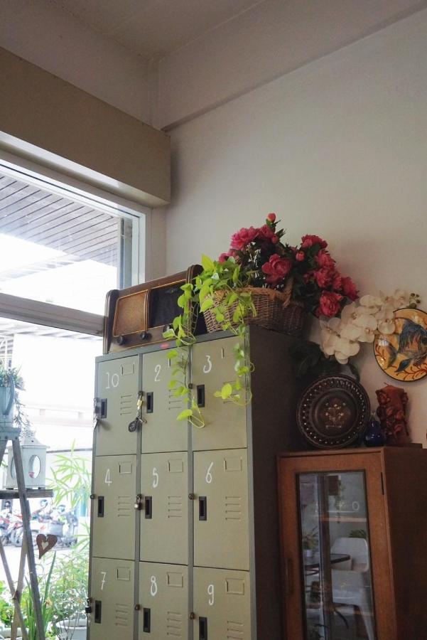 Manee Guesthouse And Record บ้านมานี Chiang Mai Zewnętrze zdjęcie